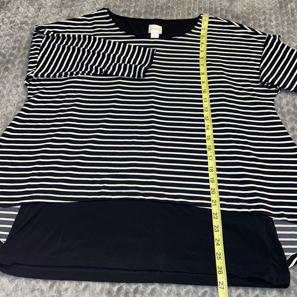 Chico’s Size 1/Medium Layered Black and White Shirt. 3/4 Sleeve. - Picture 10 of 11